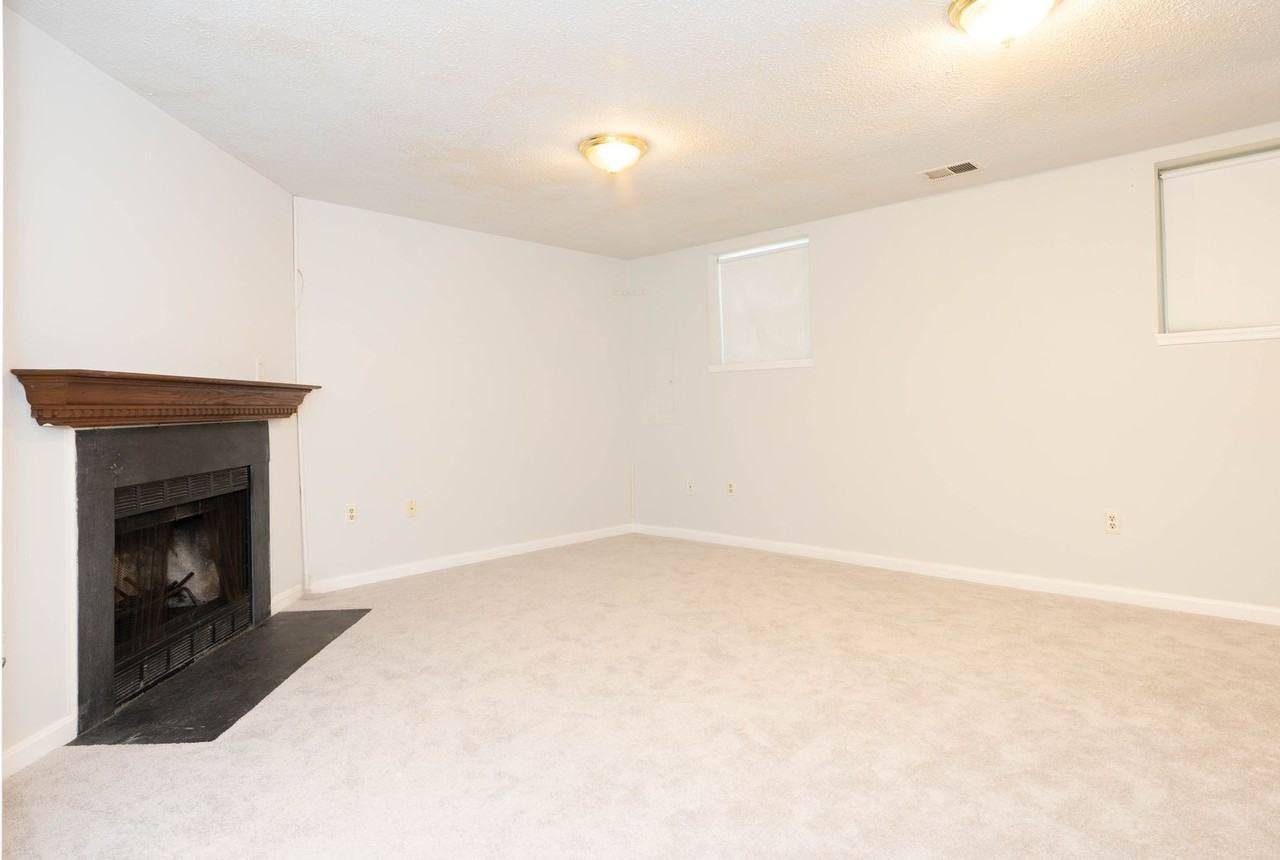 4683 Joanna Ct - Photo 4 of 39
