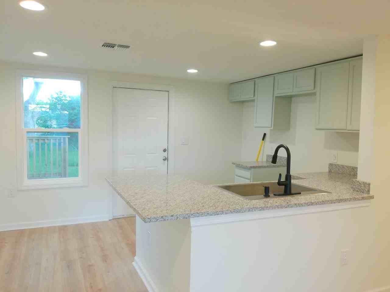 306 Allison Dr - Photo 3 of 14