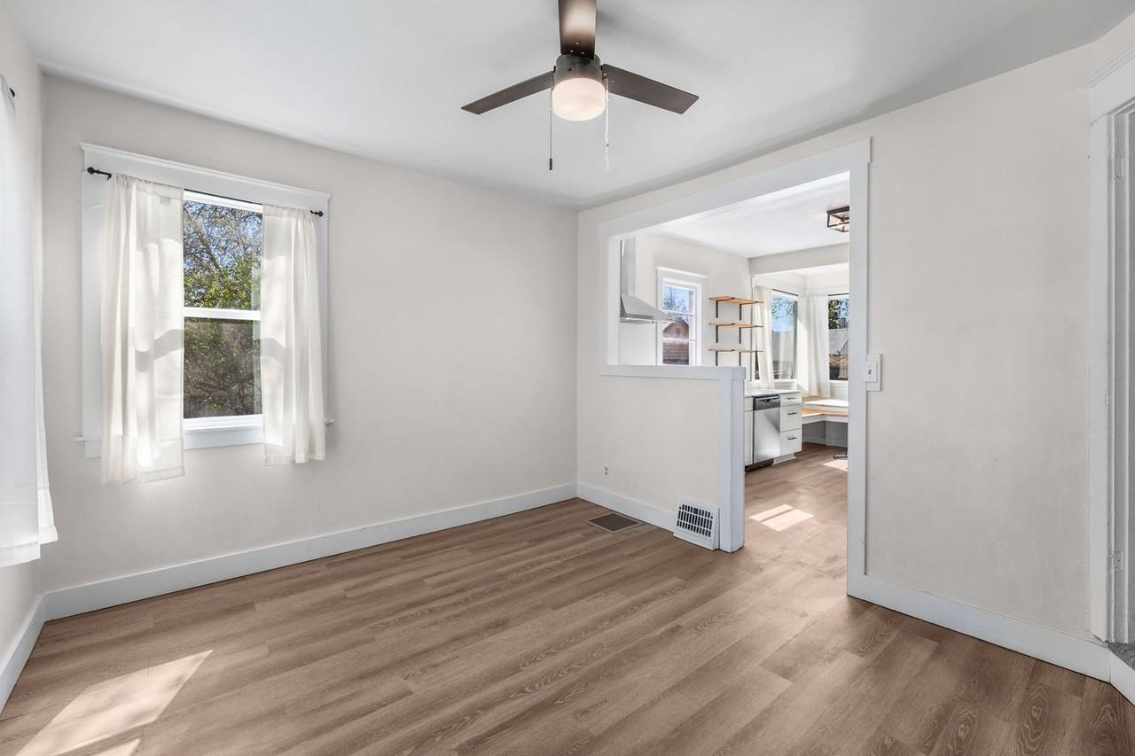 5123 N Monroe St - Photo 3 of 29