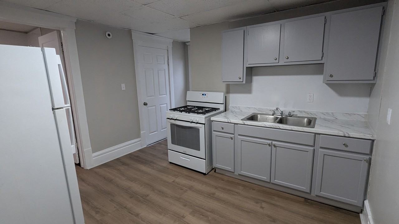 793 Boulevard St #1 - Photo 4 of 25