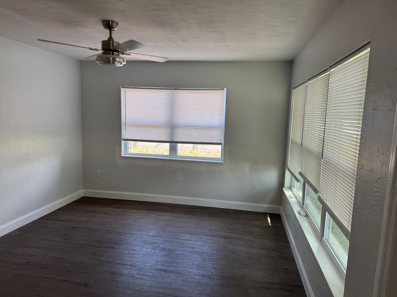 204 W Alma Dr - Photo 3 of 17