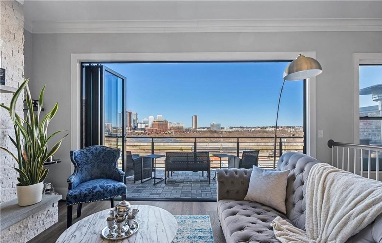 444 W 6th St - Photo 3 of 39