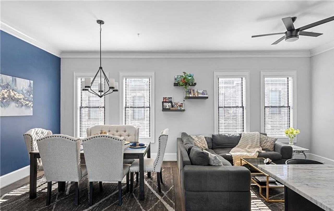 444 W 6th St - Photo 6 of 39