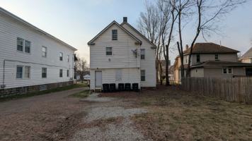 featured image of 793 Boulevard St #2