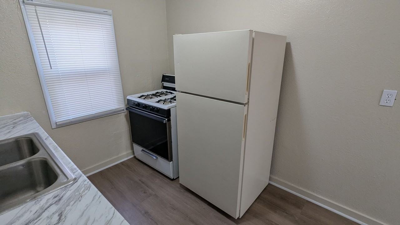 793 Boulevard St #2 - Photo 7 of 33