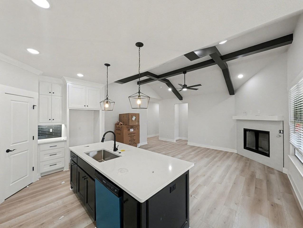 18 Hillswick Dr - Photo 6 of 18