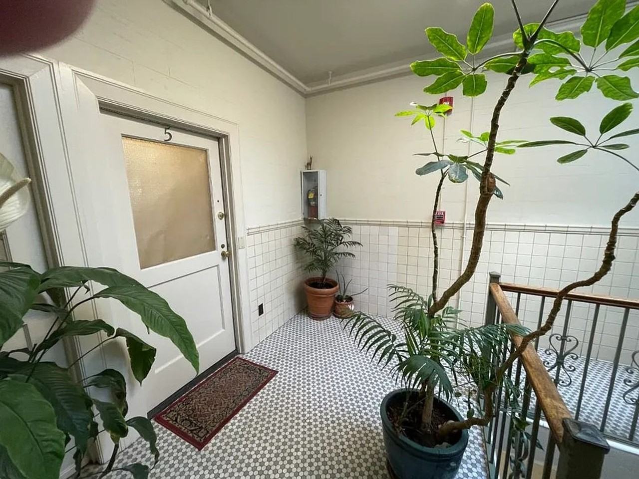 355 Columbus Ave - Photo 4 of 10