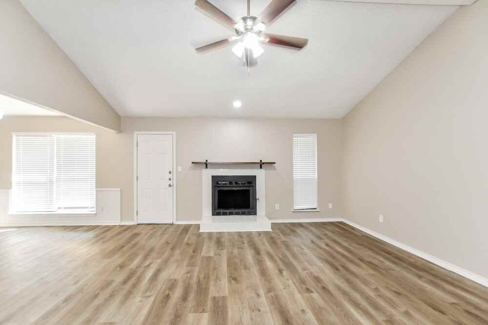 308 Southlake Dr - Photo 4 of 16