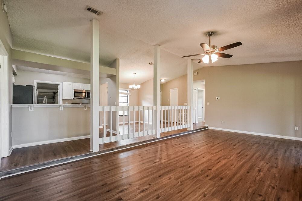 4453 Tomlinson Cir - Photo 3 of 16