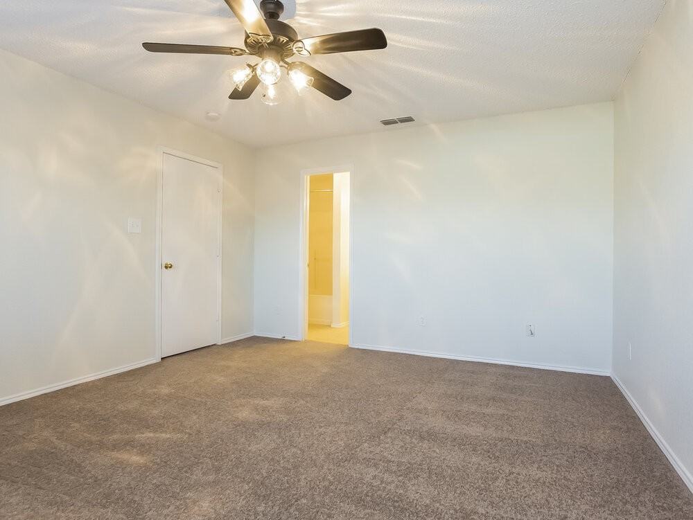 2370 Stagecoach St - Photo 7 of 15