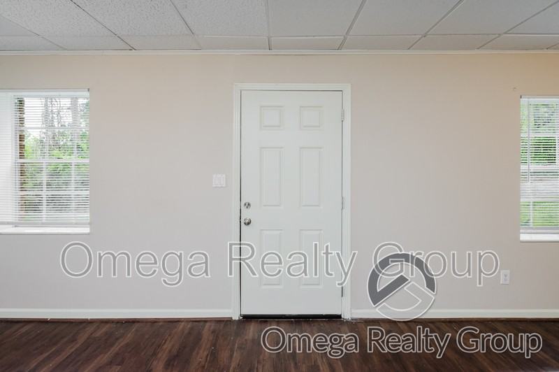 2717 Hackberry Rd - Photo 2 of 30