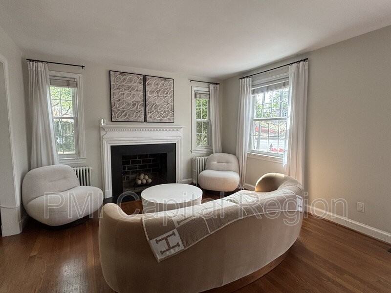 8901 Seneca Ln - Photo 2 of 29