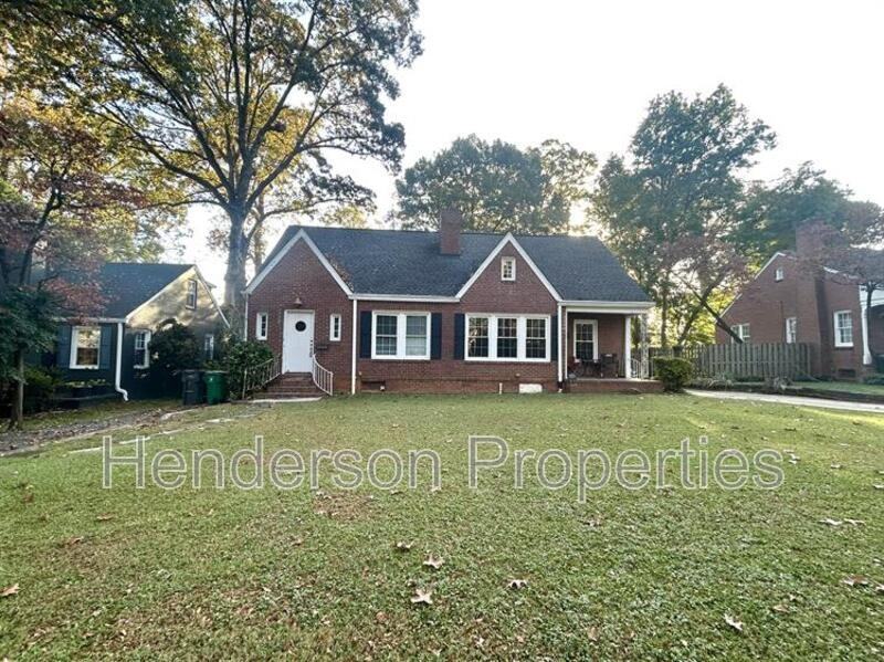 1326 Saint Julien St - Photo 2 of 20