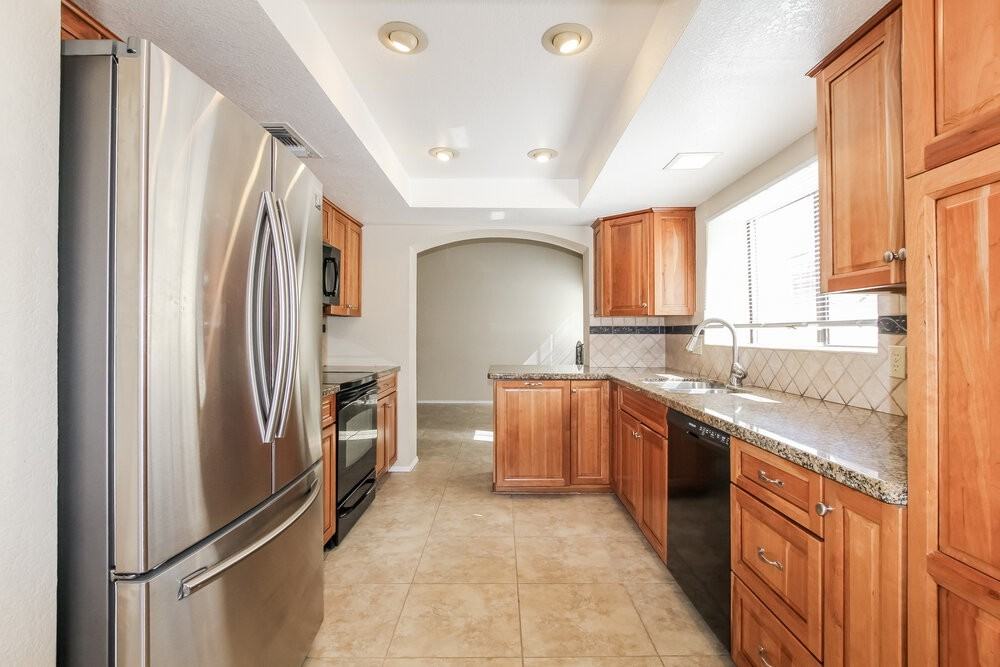 6709 W Topeka Dr - Photo 5 of 16