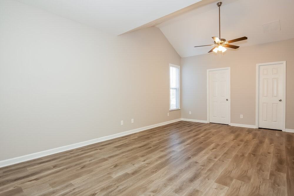 47 Carlisle St - Photo 3 of 16