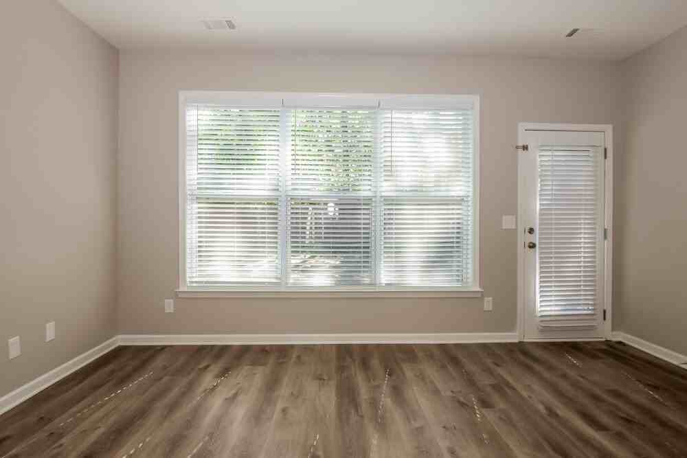 47 Carlisle St - Photo 5 of 16