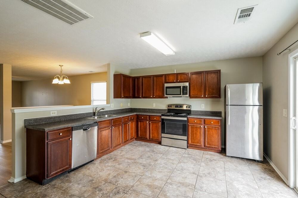2893 Creekbend Dr - Photo 7 of 17