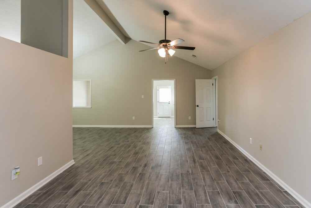 7189 Atterbury Cir W - Photo 3 of 15