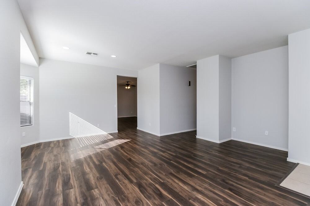 3402 N 129th Dr - Photo 3 of 16