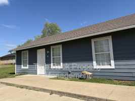 featured image of 218 E 14th St