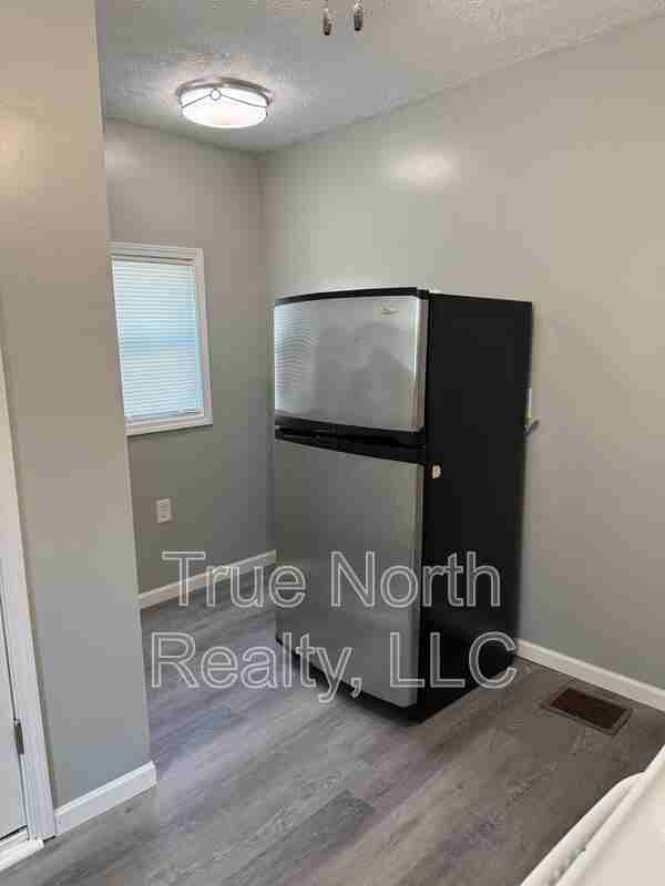 521 S Wayne Ave - Photo 6 of 13