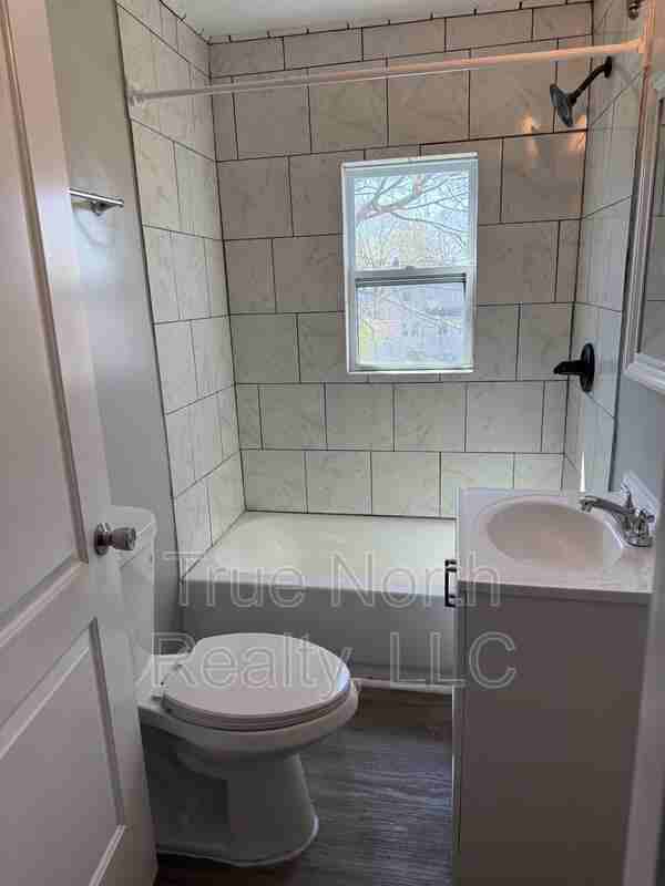 521 S Wayne Ave - Photo 7 of 13