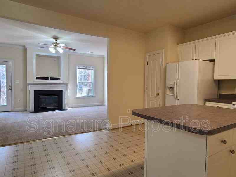 209 Shaw Ct - Photo 4 of 20