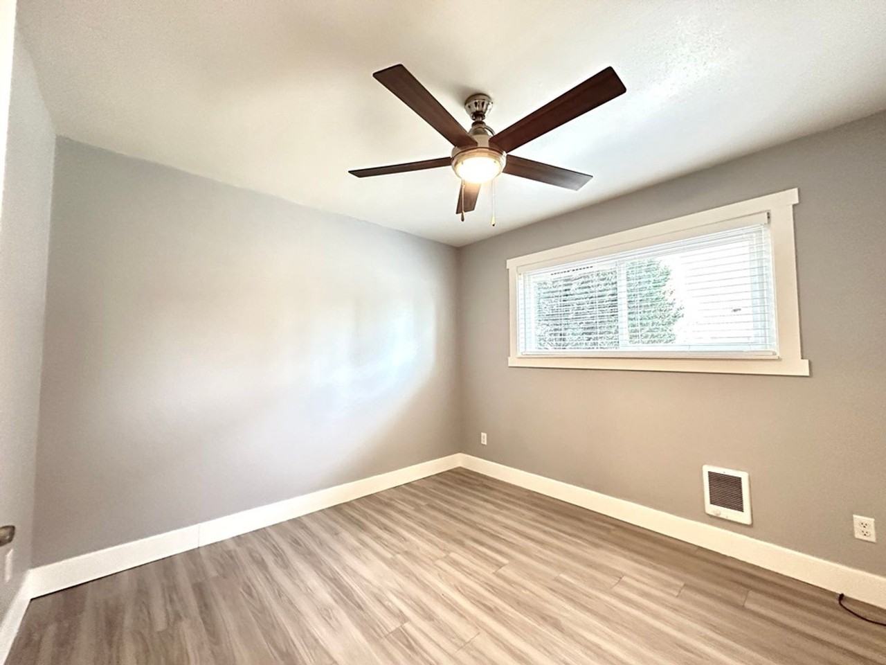 J3 Apartments - Photo 7 of 50
