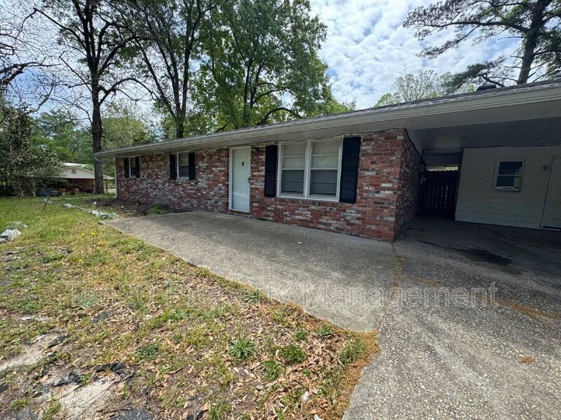 4702 Harbin St - Photo 2 of 14