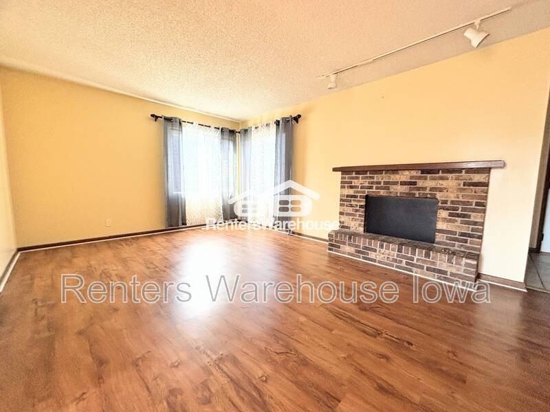 4541 50th St - Photo 4 of 22