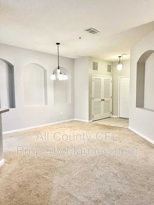 3000 Laurel Park Ln #101 - Photo 5 of 23
