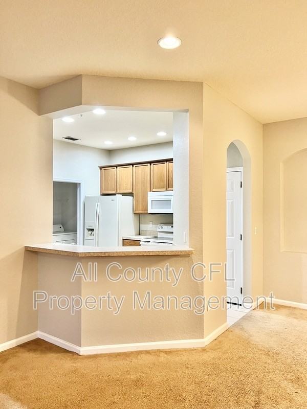 3000 Laurel Park Ln #101 - Photo 6 of 23