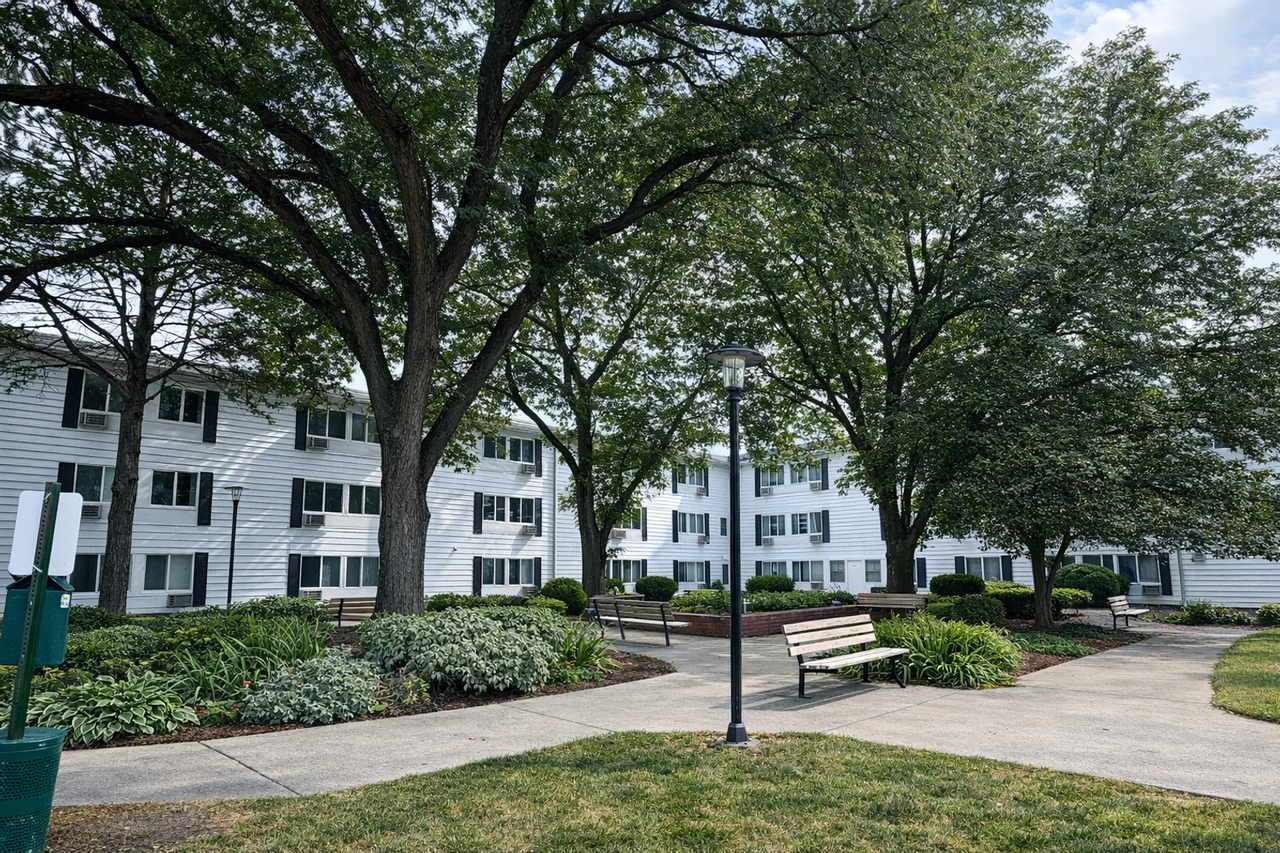 Wakonda Village and Manor Apartment Homes - Photo 4 of 14
