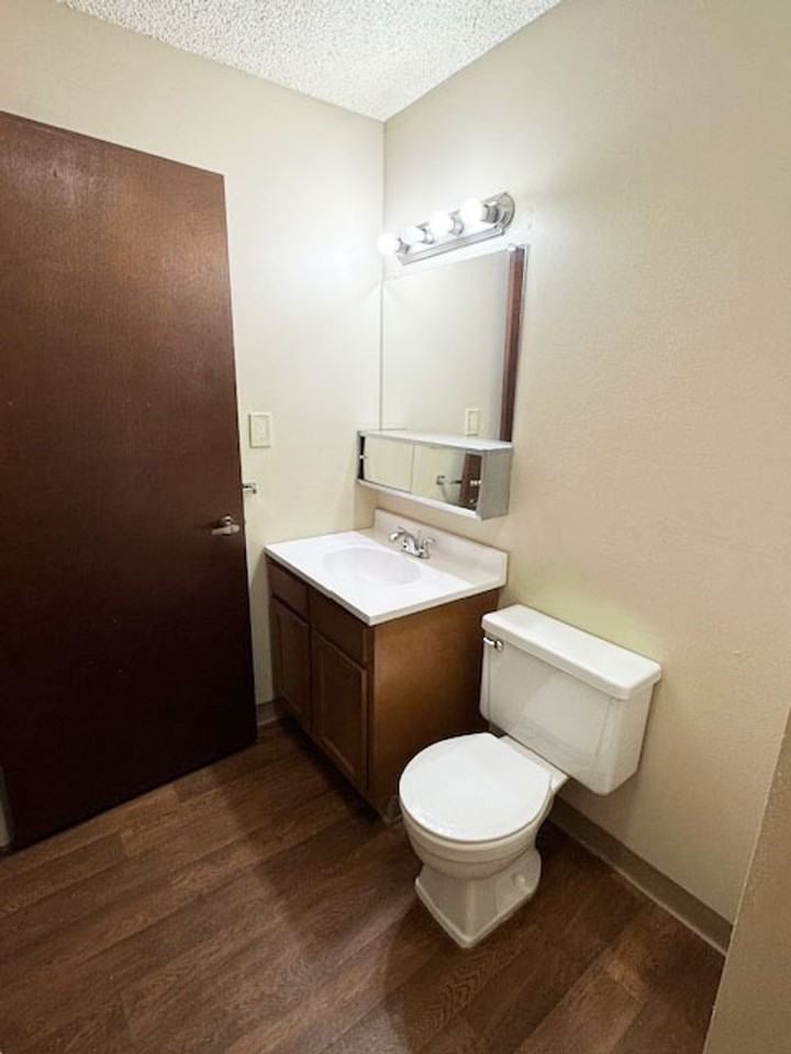 Wakonda Village and Manor Apartment Homes - Photo 7 of 14