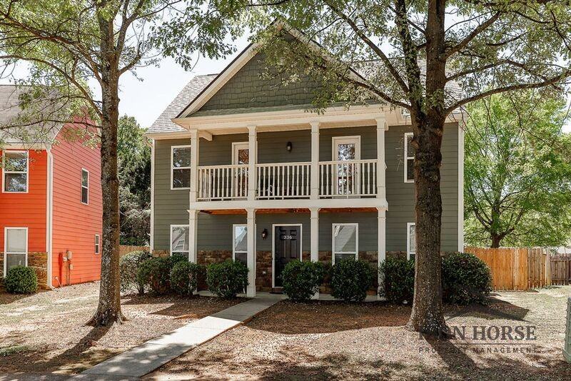 336 Bridgewater Cir - Photo 2 of 34