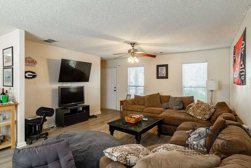 336 Bridgewater Cir - Photo 6 of 34