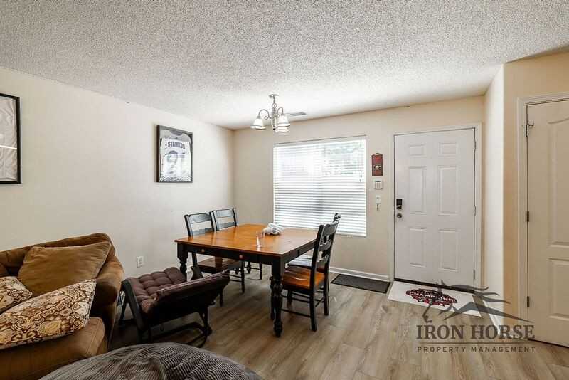 336 Bridgewater Cir - Photo 7 of 34