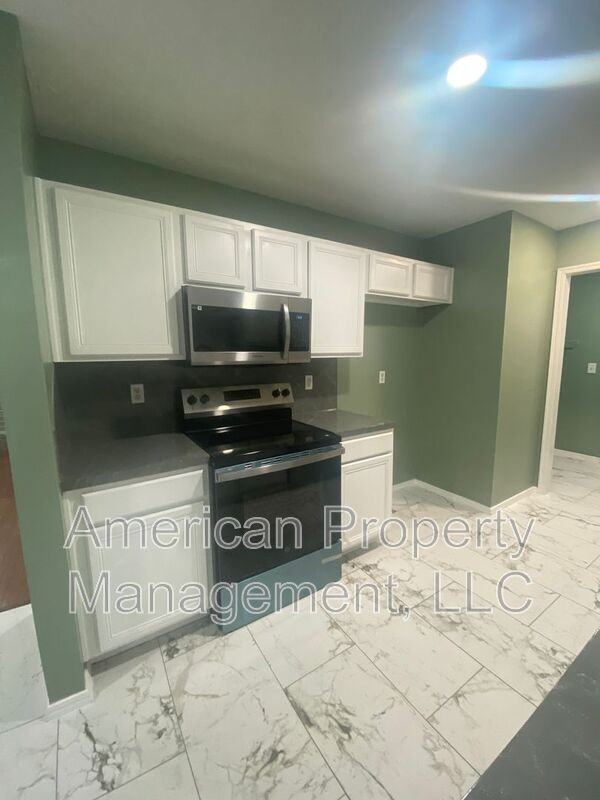 6318 S Newport Ave - Photo 3 of 21