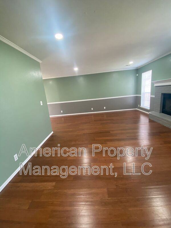 6318 S Newport Ave - Photo 5 of 21