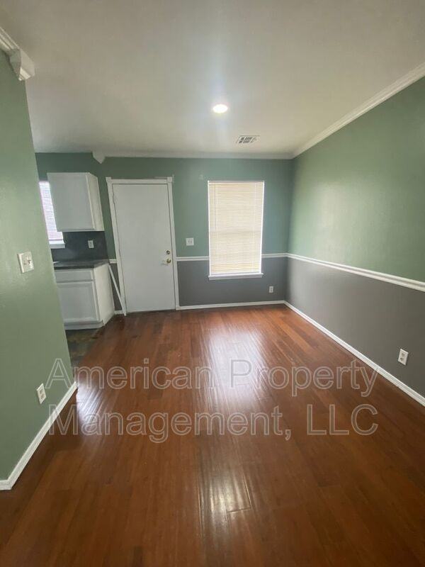 6318 S Newport Ave - Photo 6 of 21