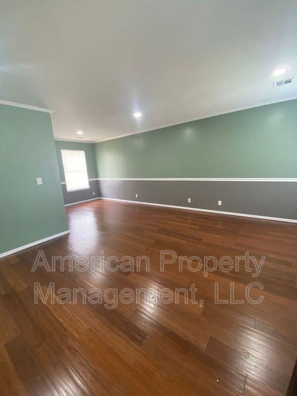 6318 S Newport Ave - Photo 7 of 21