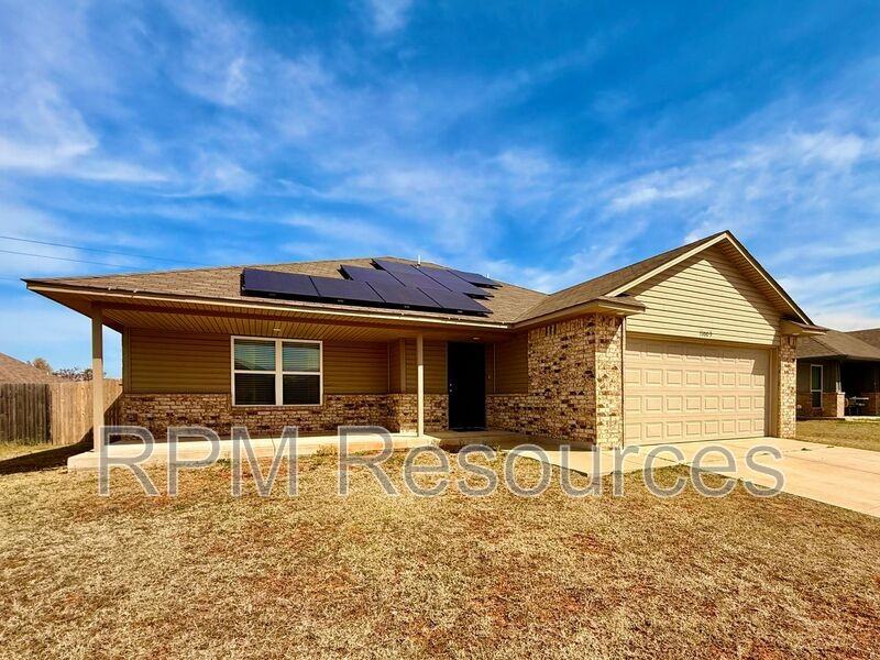 11009 Nw 100th St - Photo 3 of 23