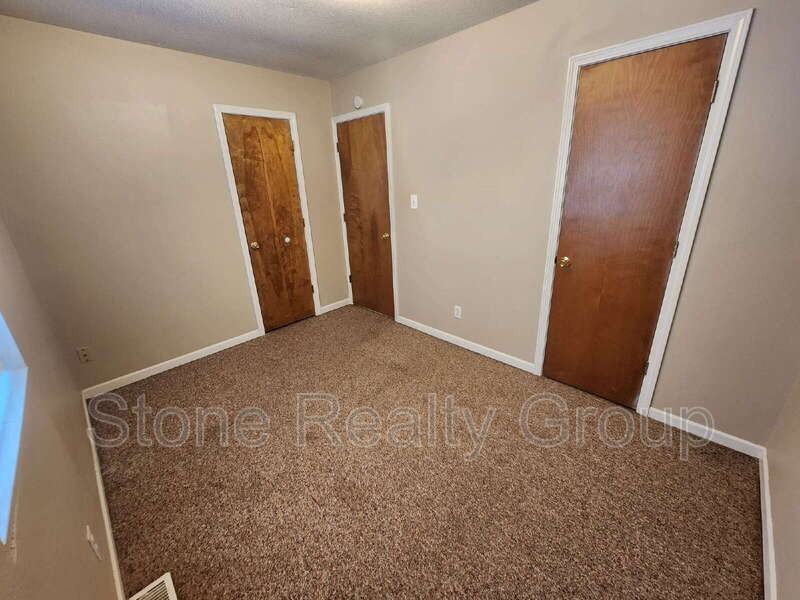 2460 E Clayton Dr - Photo 4 of 7