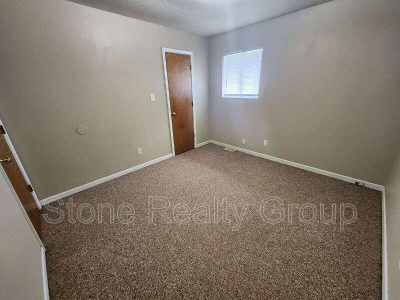 2460 E Clayton Dr - Photo 5 of 7