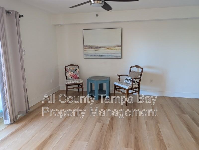 7430 Sunshine Skyway Ln S #201 - Photo 3 of 18