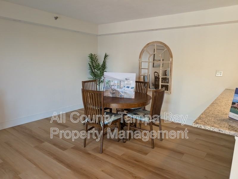 7430 Sunshine Skyway Ln S #201 - Photo 4 of 18
