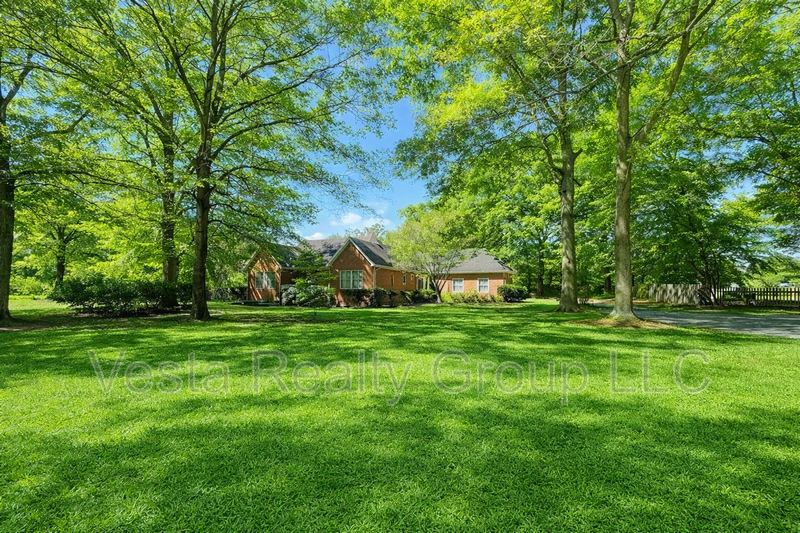 120 Old Conyers Dr - Photo 2 of 34