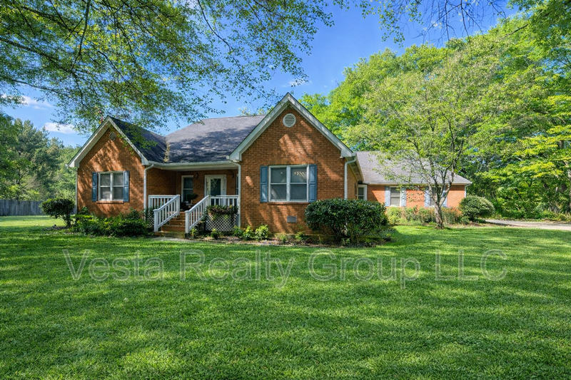 120 Old Conyers Dr - Photo 3 of 34