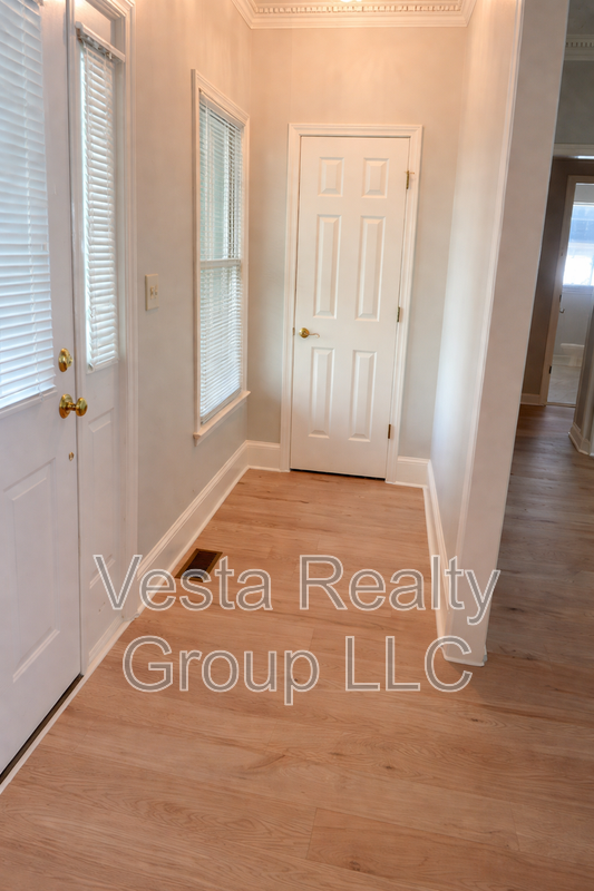 120 Old Conyers Dr - Photo 5 of 34