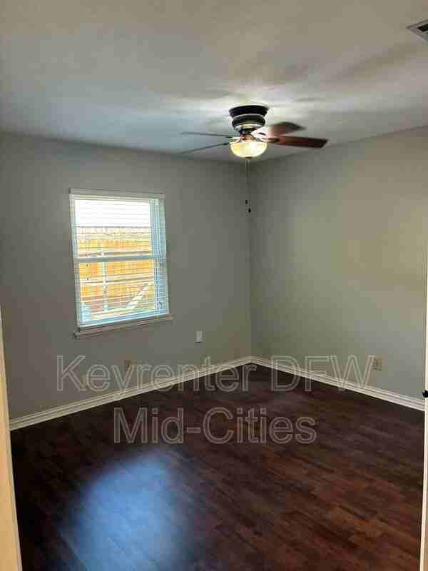 3801 Hackberry Ln - Photo 6 of 12